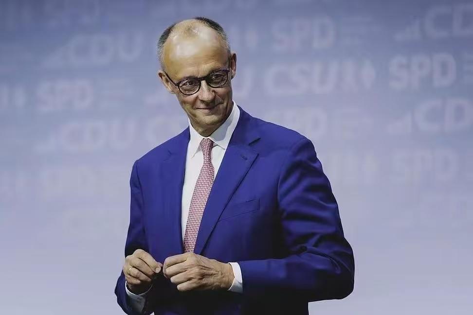 谁也没想到，德国经济再强，也架不住先天地理短板。北面是浅海，港口冬天不冻，但