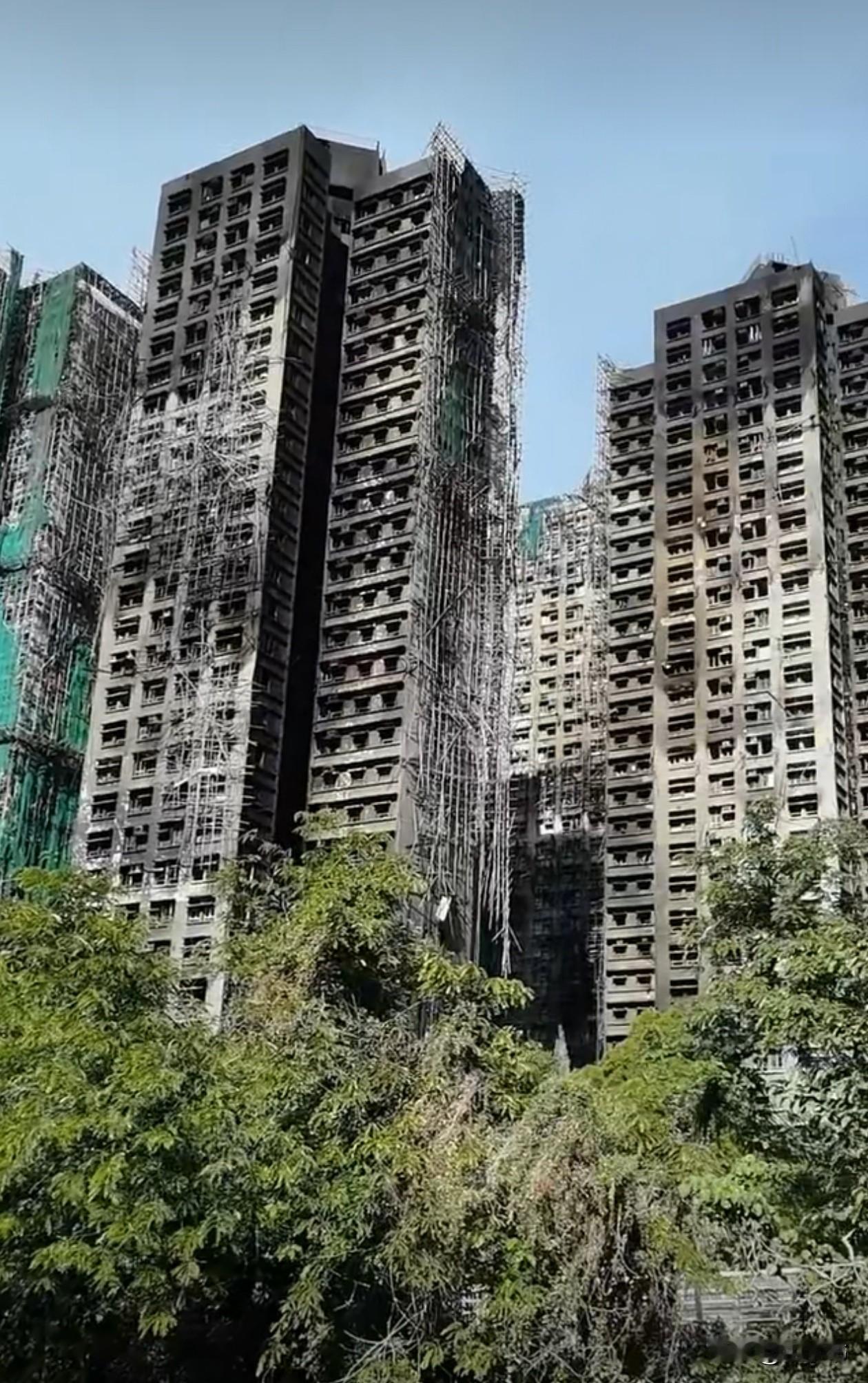 大埔火虽然灭了，可重建问题也很麻烦，要是翻修大楼，只需要3.3亿，可要是推倒