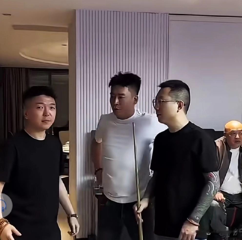 刘一手讲述与T佑相识过程！ 刘一手讲述结识T佑前因，称赞