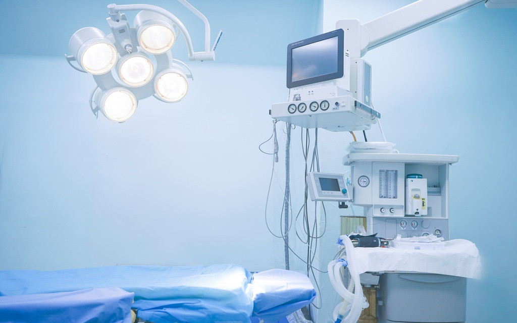 妇科手术直播曝光隐私泄露，医院专业操守何在？