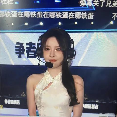 翔哥客观评价Rita和蛋糕：都好看呀，但我说实话，我感觉Rita的面相比蛋糕亲切