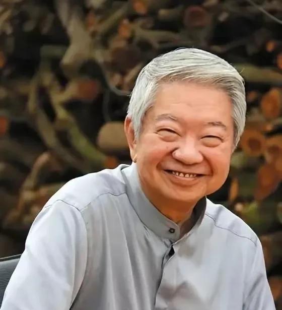 怎样才能够让自己保持快乐的心情呢？首先得有钱。钱不是万能的，但没有钱是万万不能