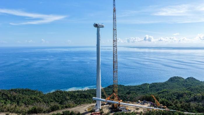 “忘恩负义！”中国刚送救菲律宾于危难，他们转头就拉24国在南海军演，还赖在仁爱礁