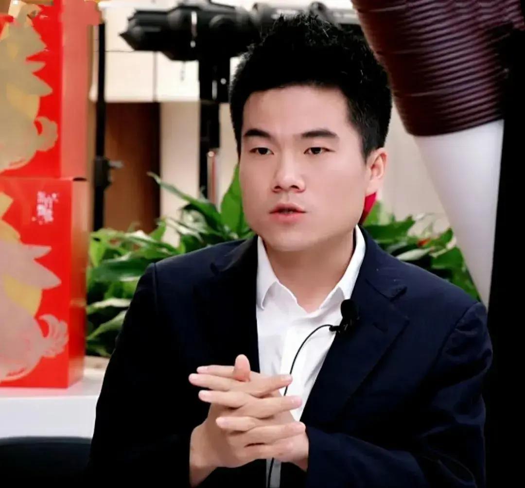 承认董宇辉优秀有那么难吗？最近有不少人抹黑与辉同行，声讨董宇辉，认为他的成