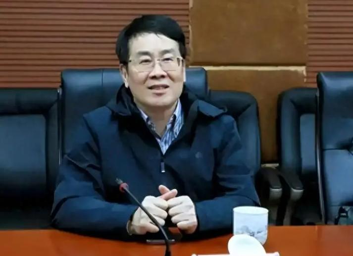 宗泽后唱独角戏！替宗庆后认杜建英，宗馥莉理都不理宗泽后昏头了哥哥的