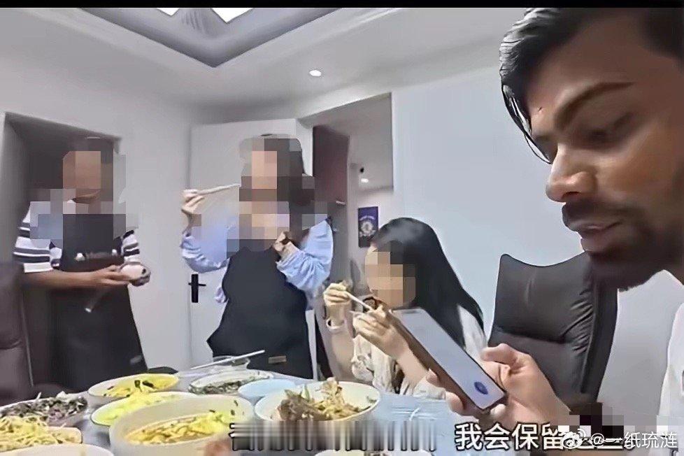 请“要饭哥”到家里吃饭的母女，不是善良，是愚蠢！把陌生人带到家里吃饭，还是个身份