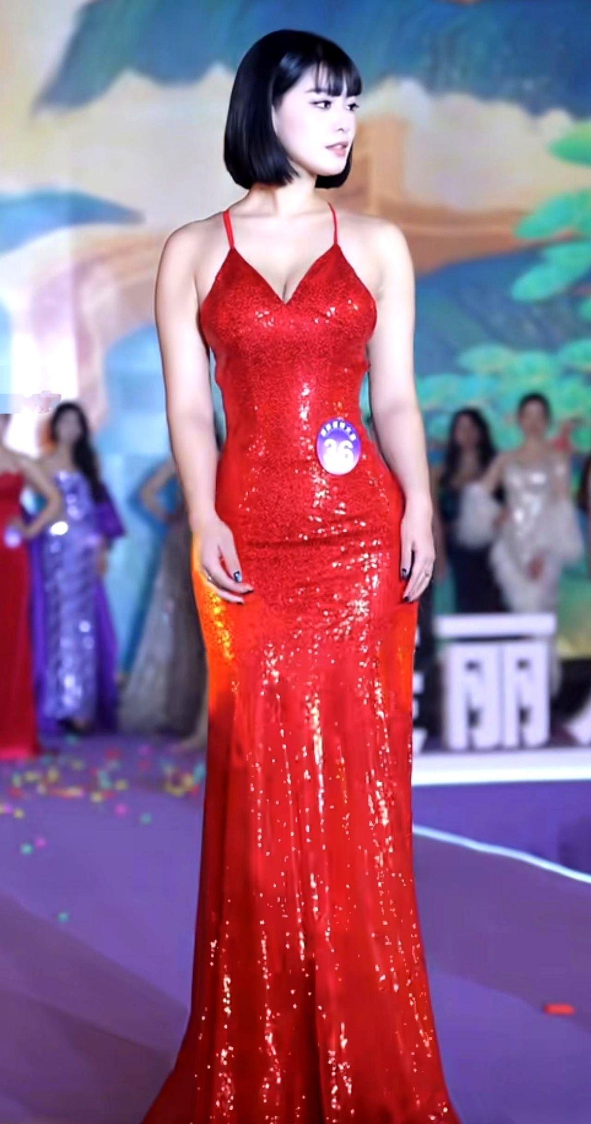 36号。就一个普普通通的号码，昨晚在深圳，突然就有了心跳。那个国际模特大赛，