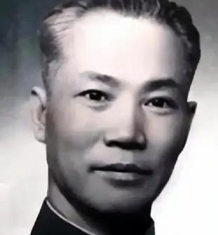 1943年，陈诚给古鼎新发密电，要他除掉上司王劲哉，古鼎新拿到密电后，拿给王劲哉