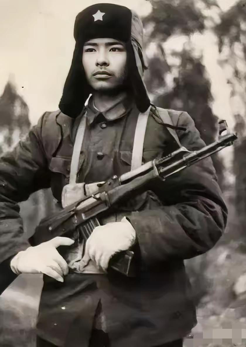 老山二等功臣叶玉林烈士，重庆市人，1985年1月入伍，139师417团二营四连六