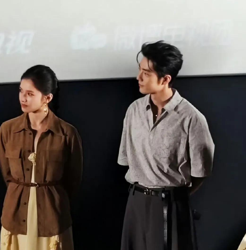 许久不见张婧怡没想到线下生图这么抗打！张婧怡和肖战两人往那一站，太配了！