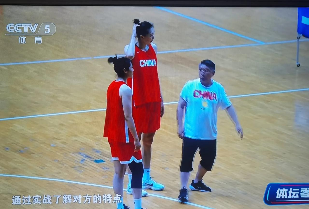 今天晚上7:30，中国女篮亚洲杯首场比赛就开始了，第1个对手是印尼。赢是没问题，