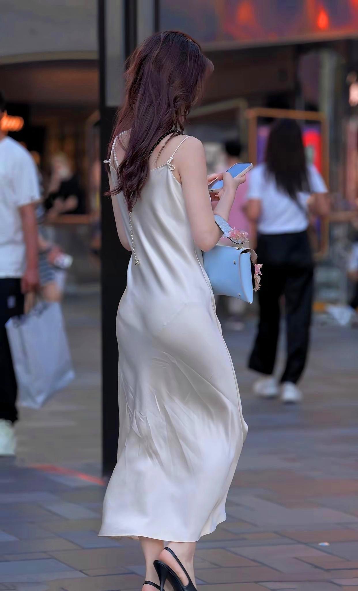 她的包包是什么牌子的呢