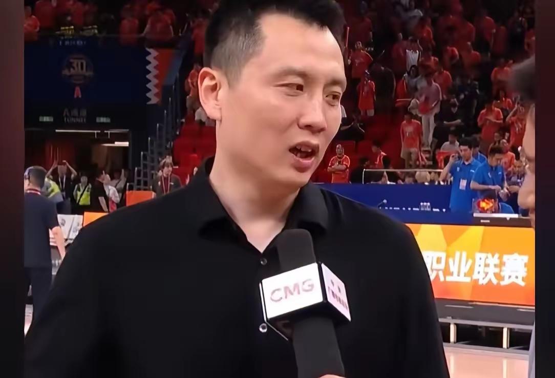 卢伟仁至义尽！​据上海媒体人透露，上海男篮夺冠奖金和赞助商承诺的奖金已到账，虽