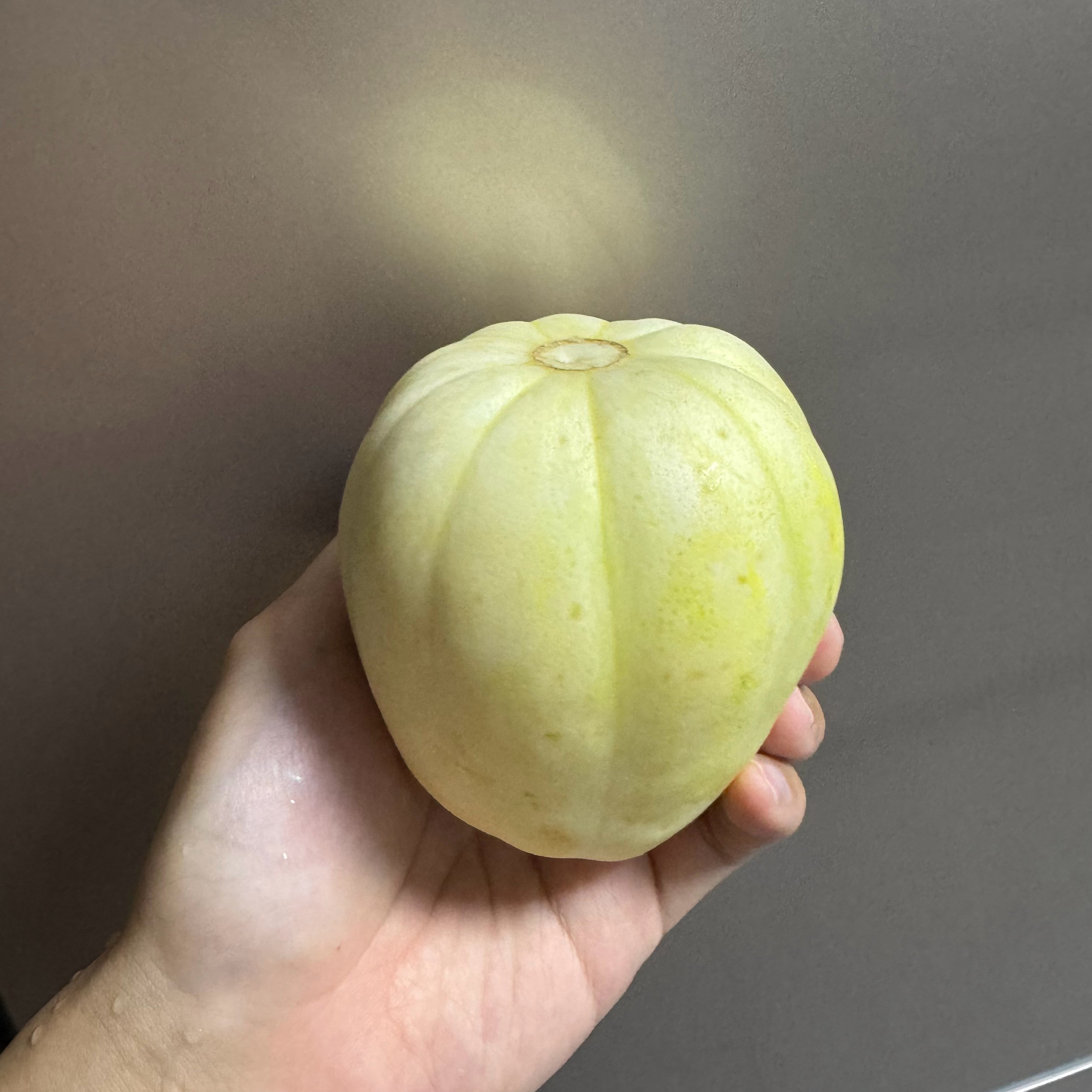 我们黑龙江虽然是大粮仓，但种的水果种类确实有点儿匮乏。我记得以前小时候，夏季当地