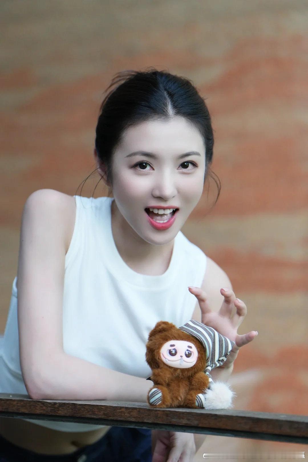 李云霄新歌看见了去有风的地方 李云霄新歌太治愈了！歌词藏着淡淡乡愁，“梦里常回老