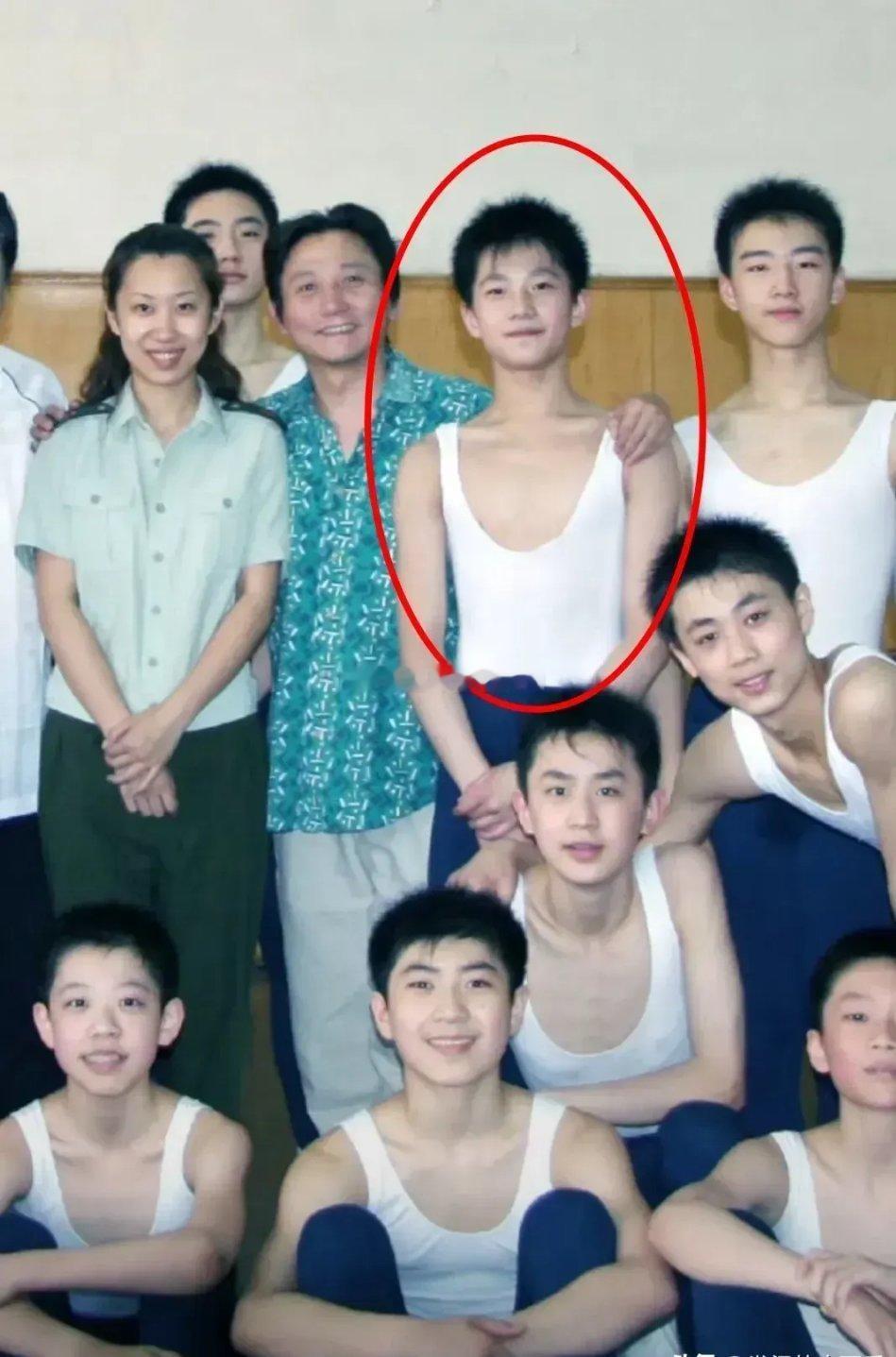 谁能预料到，这个并不是最最帅的男生，最后会成为一个顶流明星​​​