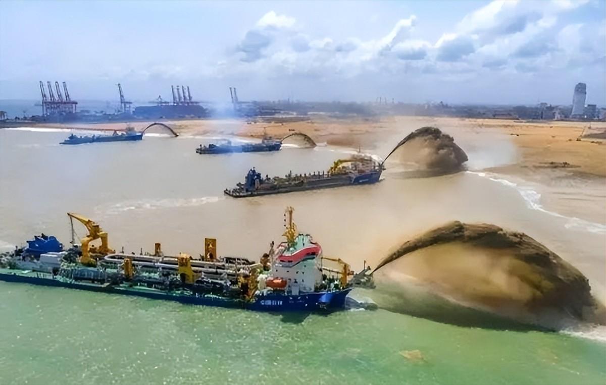 美国论坛上，有这样一条关于中国的讨论：中国为啥要在南海造那些看上去一炸就没的人工