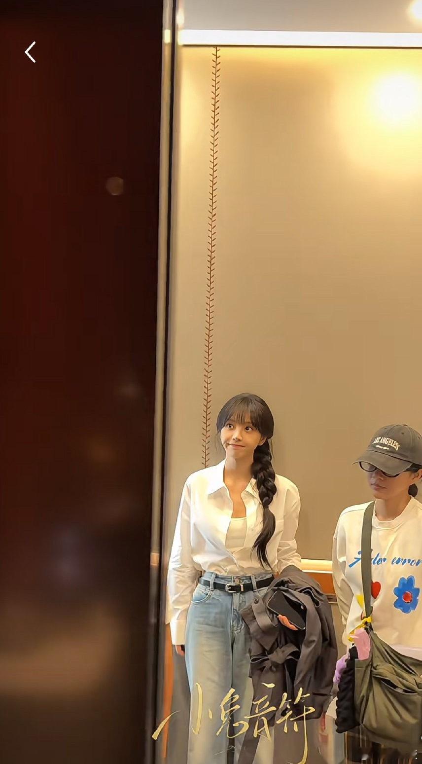 为什么有人腿这么长头这么小🤩​​​