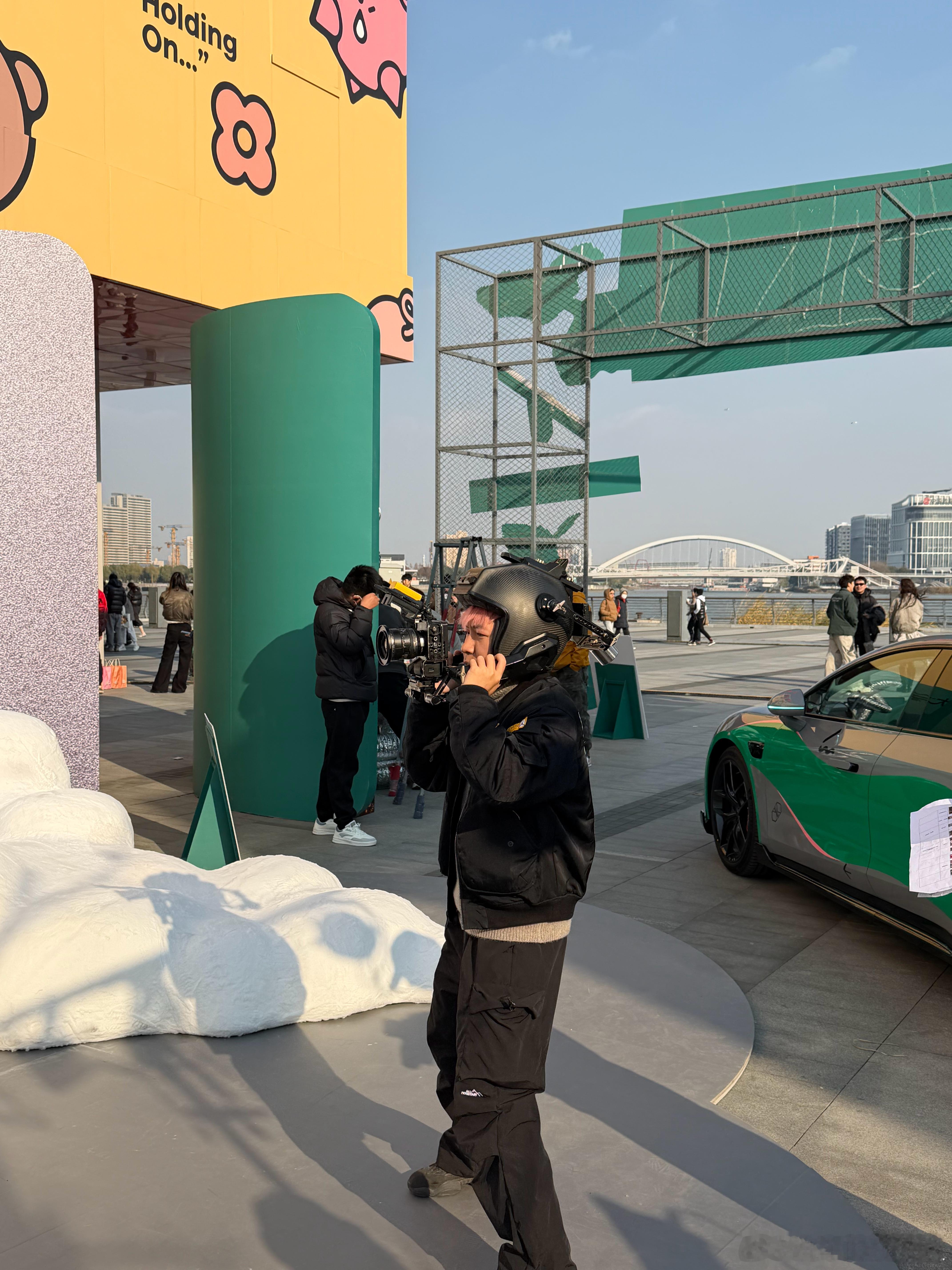 这就是传说中头顶长相互的人跟姚老板混一天吃9顿上海