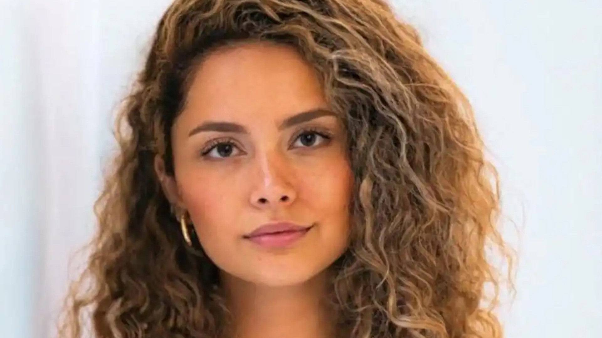 福布斯精英榜崩塌！26岁女企业家伪造签证骗投资者或遭52年监禁