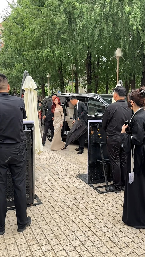 刘诗诗太美了啊！绝佳机位刘诗诗明星路透