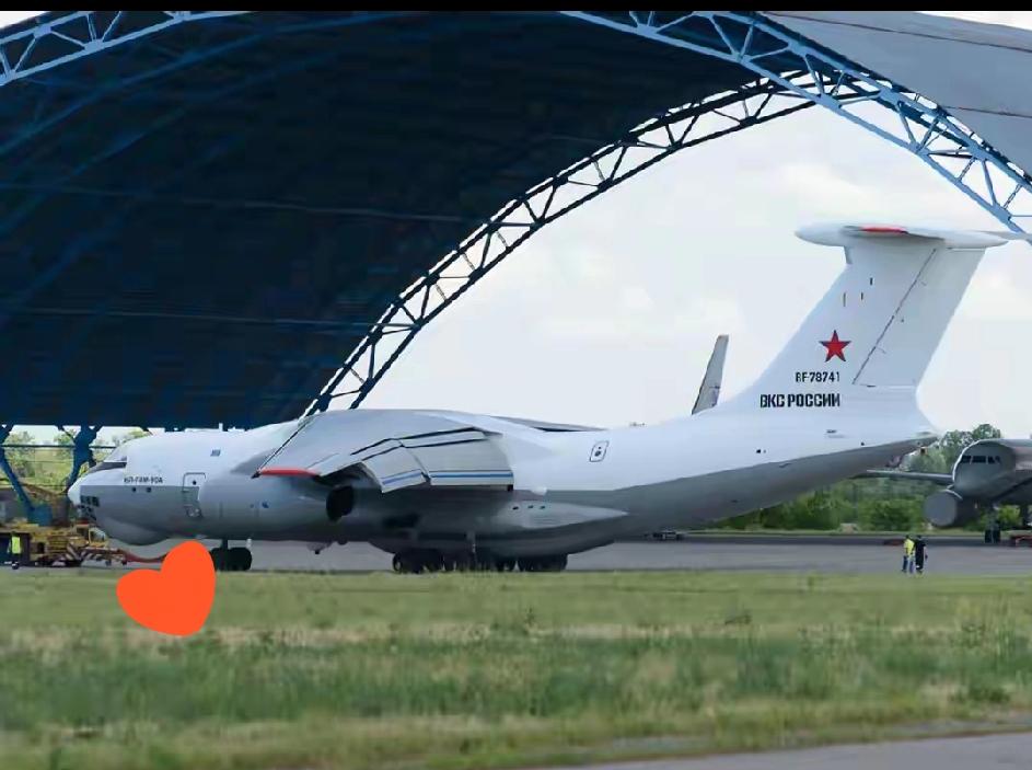 乌克兰媒体这波爆料纯属想多了！说解放军买俄军空降装备是为2027“突袭台海”