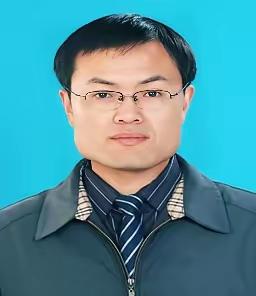2005年，支教的徐本禹回老家探亲，徐本禹1982年出生于山东聊城农村，2003