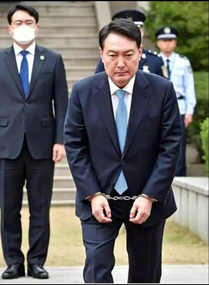 你以为尹锡悦会把牢底坐穿吗？韩国前总统尹锡悦刚因内乱罪名被一审判处无