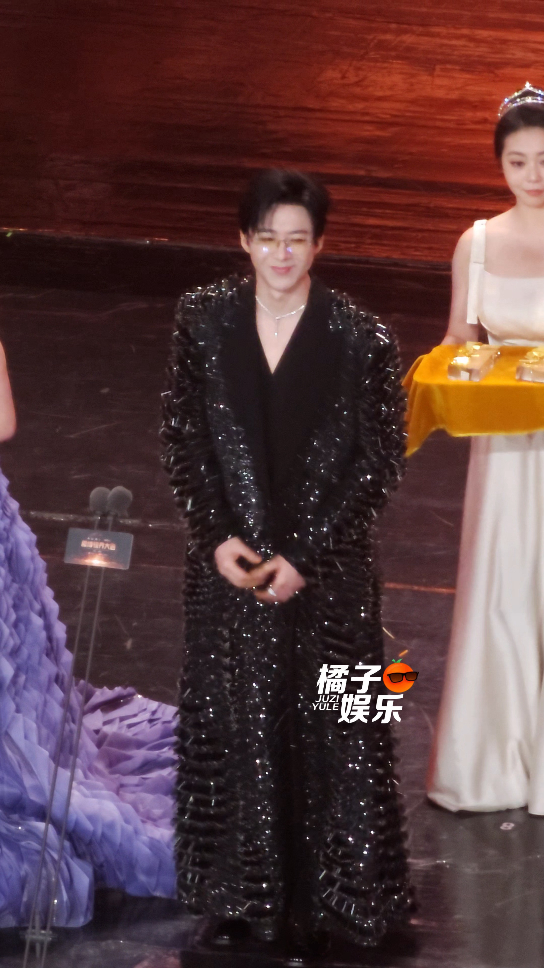 记笔记：给刘宇宁颁奖刘宇宁就能这样对我笑🥹给刘宇宁颁奖就能这么对我笑​​​