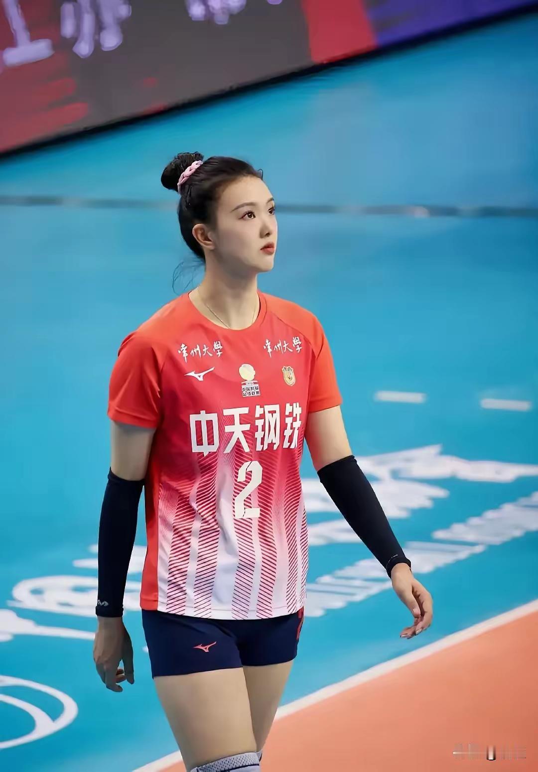 别看河南女排斩获五连胜，要想战胜江苏女排夺金牌难上难！打排球靠的是团体，看看江