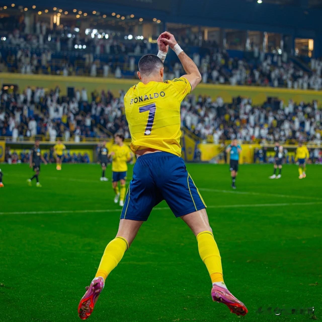 全世界球迷都放心了，C罗不会缺席世界杯比赛了!刚刚，多家葡萄牙权威媒体报道，