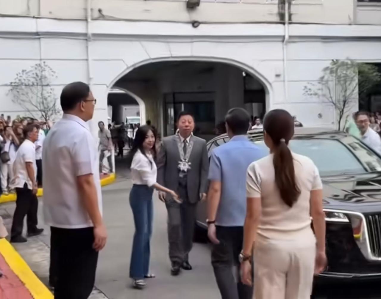 第一夫人请大使吃饭，抓捕中国逃犯！菲律宾显然做了两手打算前段时间我国驻菲律宾大