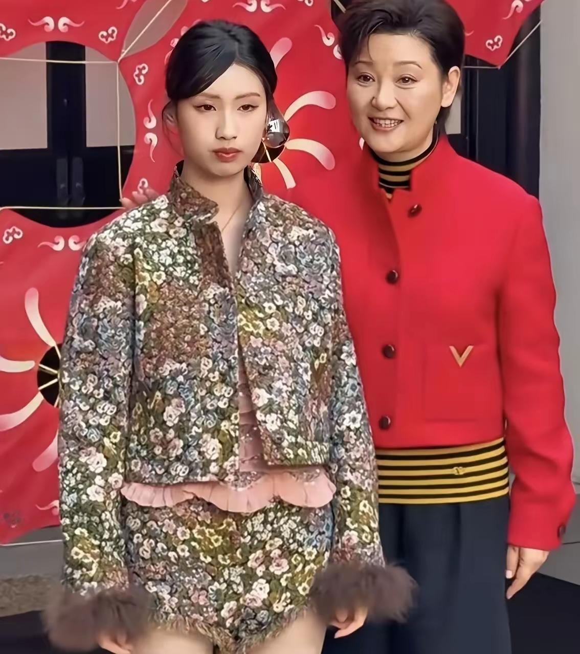 冯小刚徐帆为养女徐朵铺路的架势，看了真的太感慨！天下父母皆为子女煞费苦心，可星