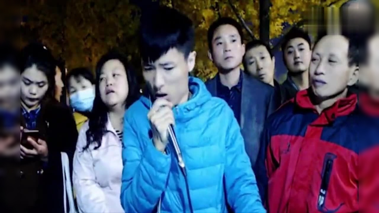 残疾歌手王亮演唱 爱情里没有谁对谁错
