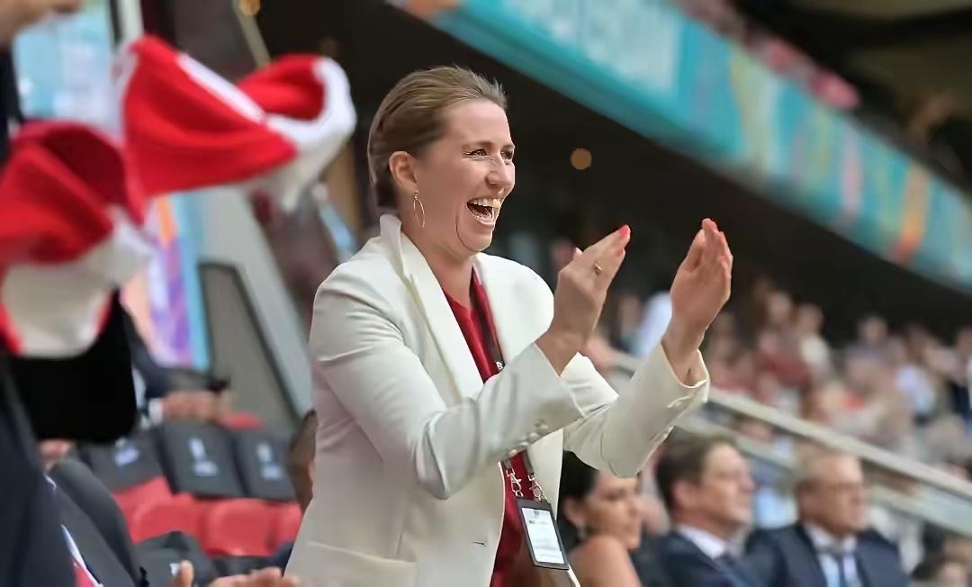 如果世界上肠子都悔青了的有那些人，我想除了泽连斯基，就是弗雷泽里克森。俄乌冲