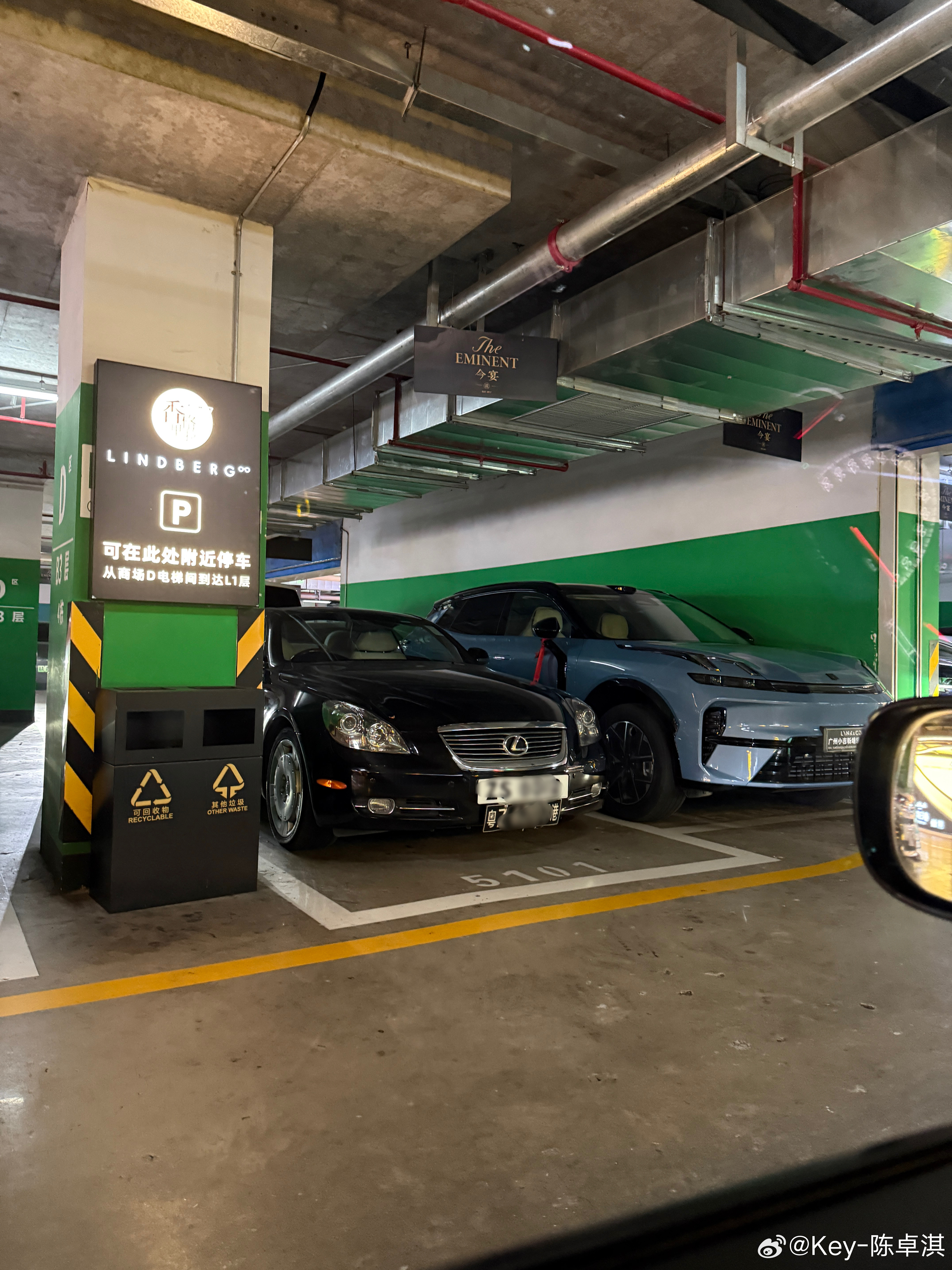 偶遇一台SC430，有点惨[捂脸哭]经验告诉我尽量不要和新车停一起新手概率比较