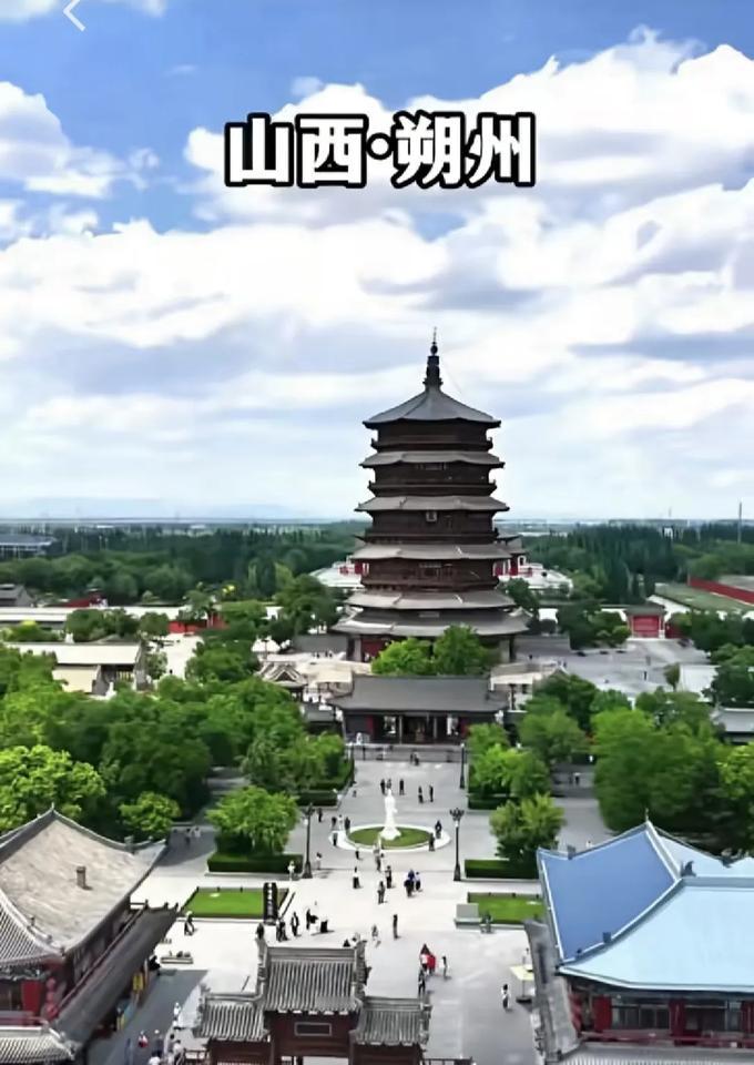 健康小常识：能够滋养大脑的运动分为三大类。第一类是有氧运动：跑步、游泳都属