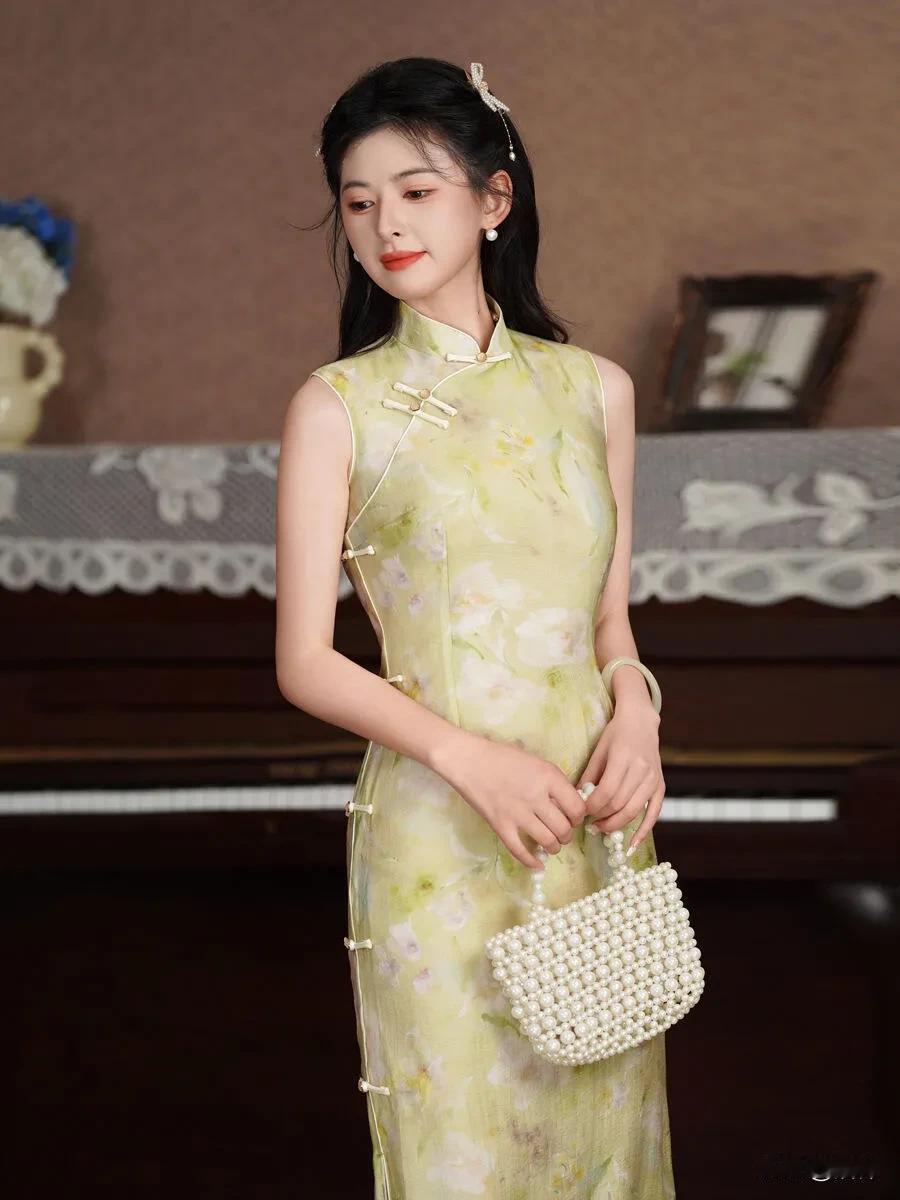 复古绿色少女新中式旗袍连衣裙新款年轻气质改良高端超仙日常减龄中式旗袍女装