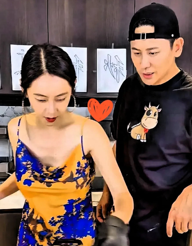 刚查了秋瓷炫，才发现：在很多人看来，秋瓷炫是于晓光能娶到的顶级女星——她貌美