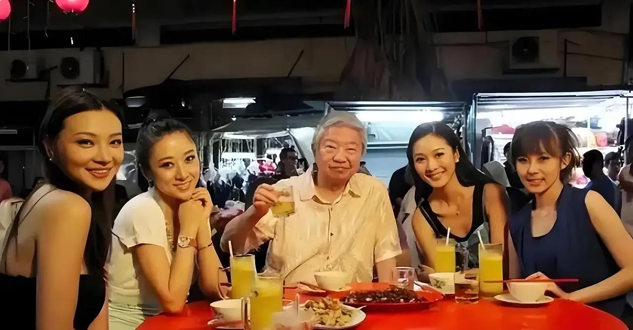 蔡澜离世，香港四大才子落幕，一个时代结束了！虽然他提醒年轻人要及时行乐