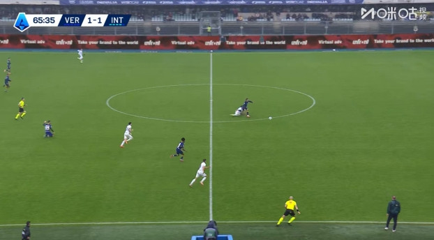 VAR没改判! 苏契奇送礼比塞克犯规染黄, 维罗纳球员抱头不敢相信