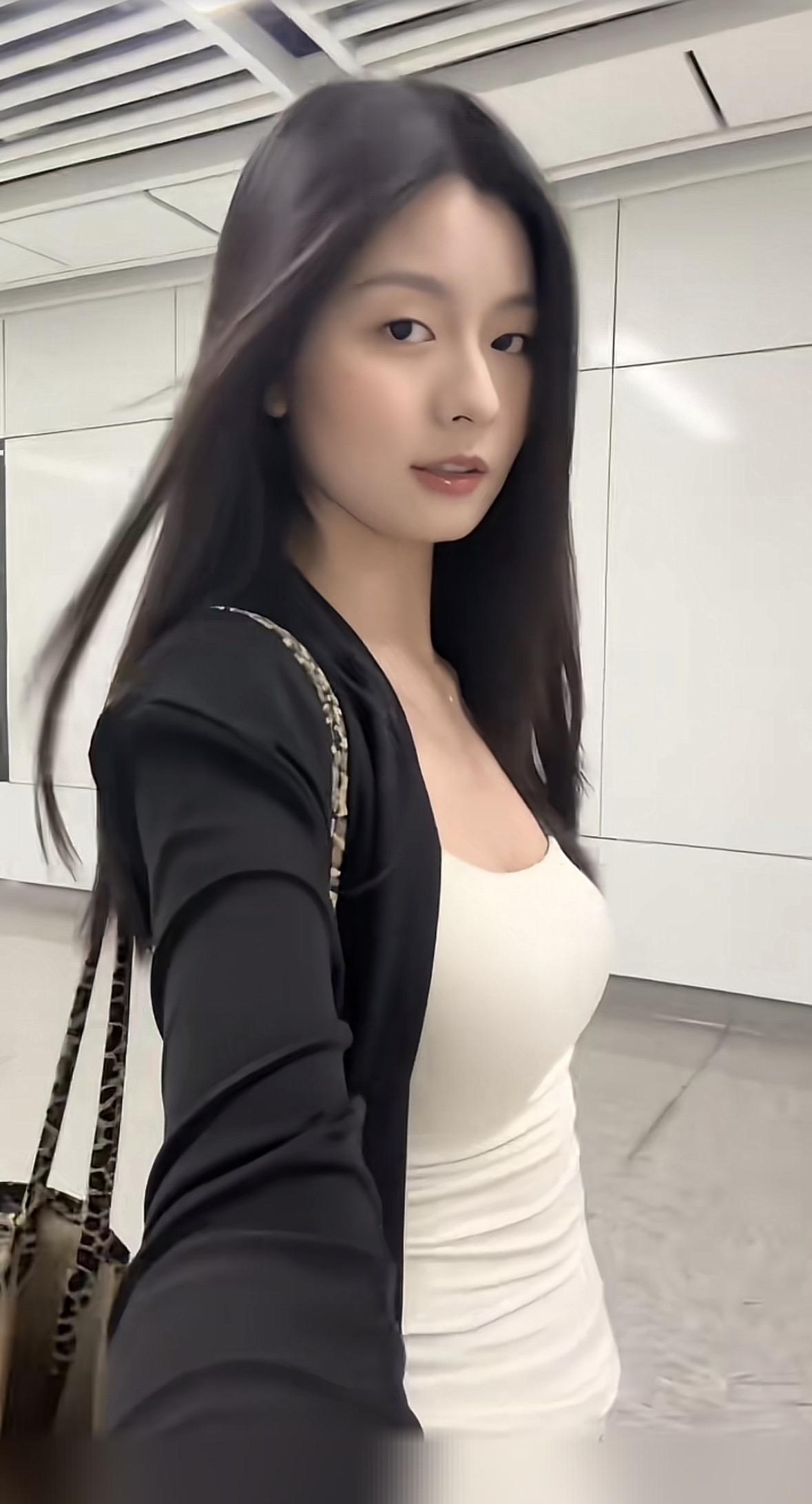 女朋友上班赶路期间也会发照片给我，这样的，值得珍惜吗？