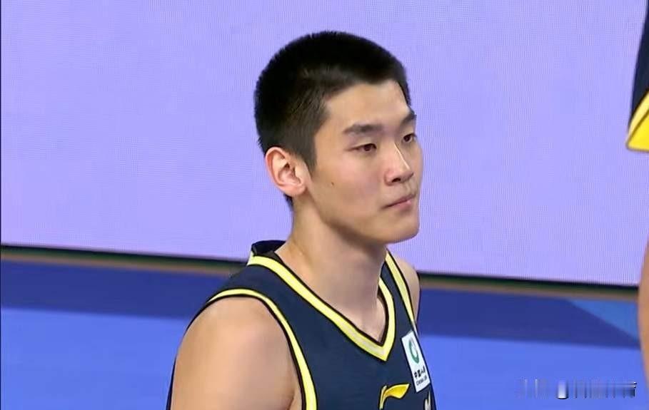 CBA五轮打完，广东队的两位年轻小将王洪泽、陈家政，都暴露出了不小的问题。首