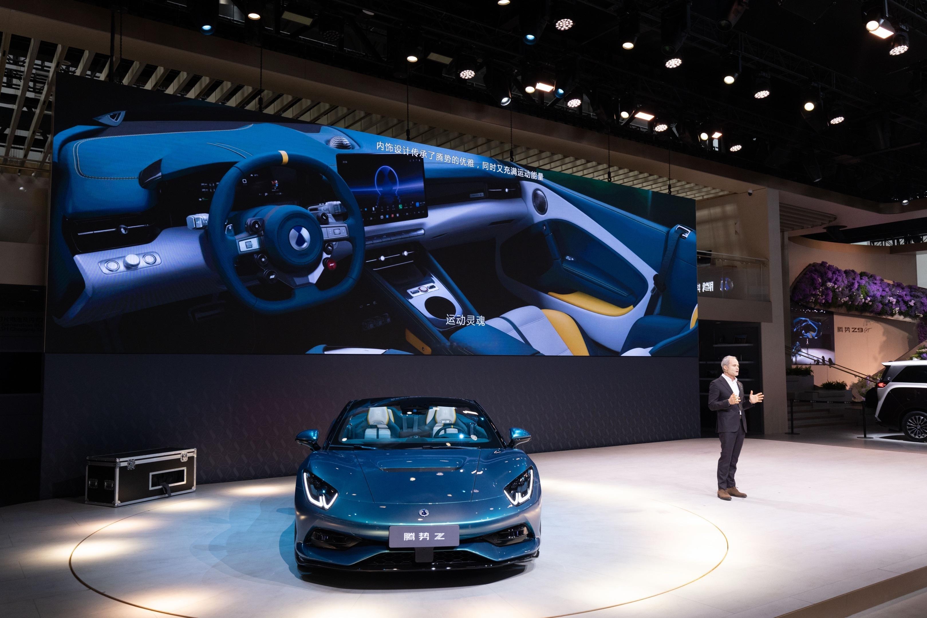 腾势Z敞篷版腾势推出全球首款智能电动超跑，比亚迪在跑车这块越来越出色了，这款敞
