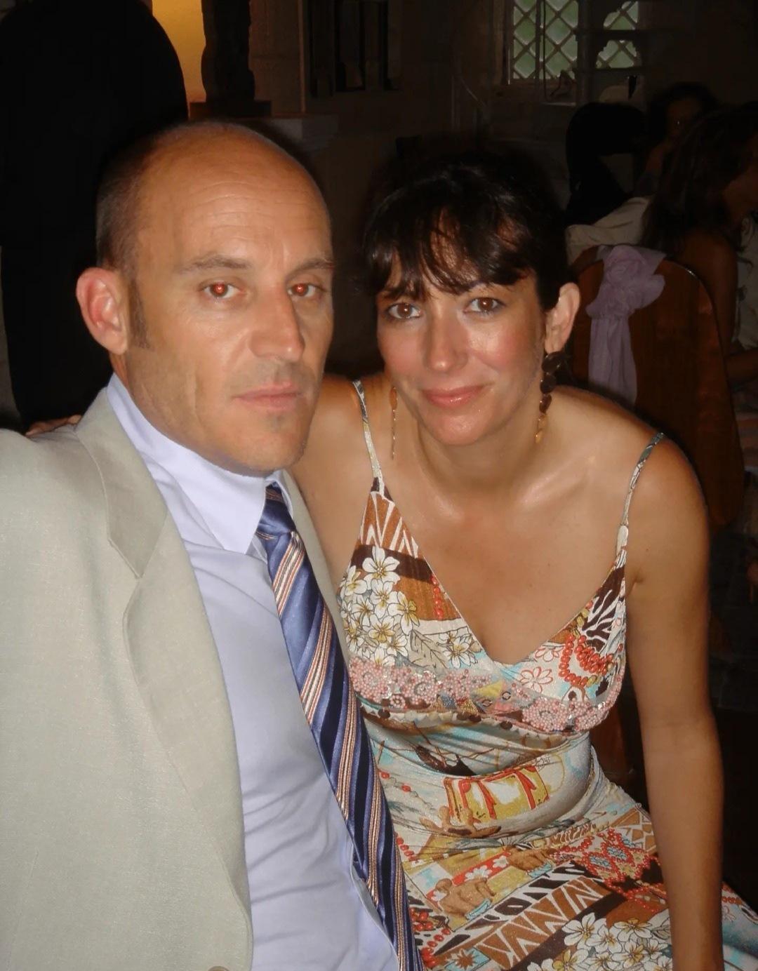 一盘硬盘。这东西，从爱泼斯坦纽约豪宅的保险柜里拖出来时，还带着金属的冰冷。不