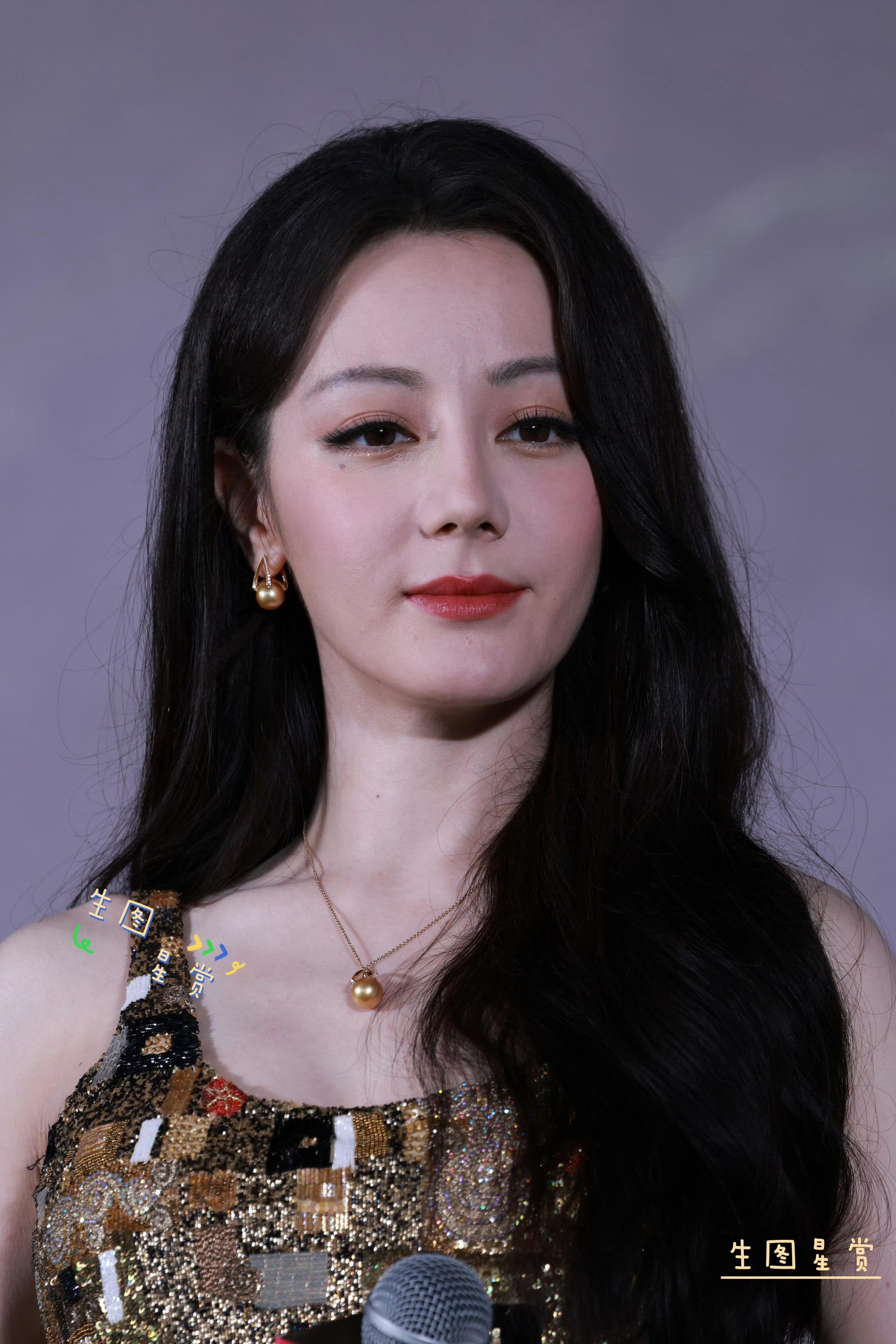 迪丽热巴生图好能打​​​