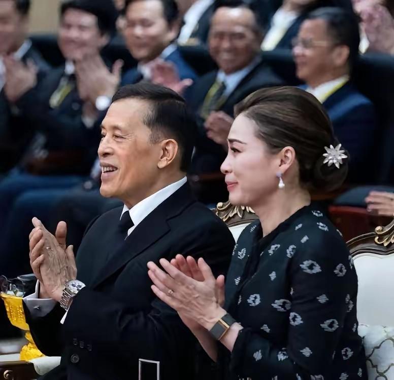 好妻子旺三代——泰国王后苏提达真不简单！评几句：苏提达厉害的地方，藏