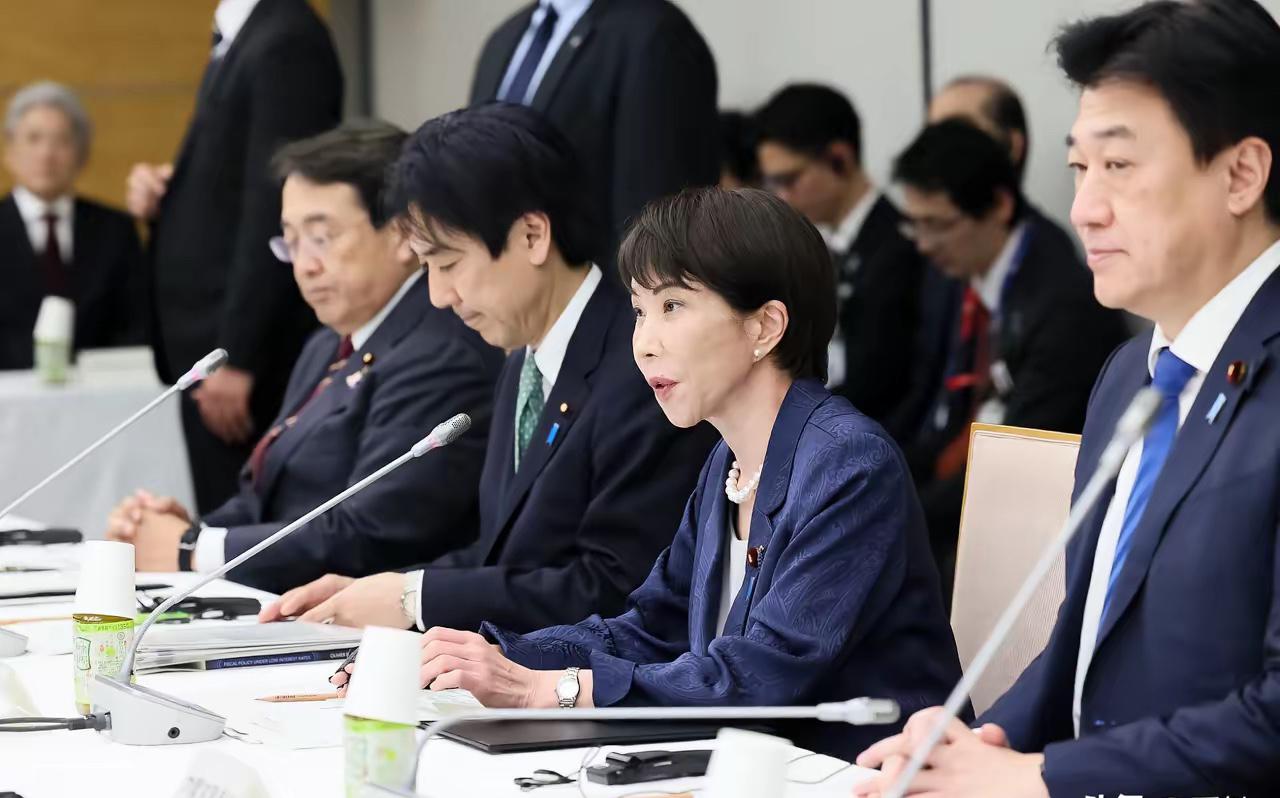 日本主动喊话中国日本这次出访，走到哪都把中国挂在嘴边，实在没必要。高市早苗