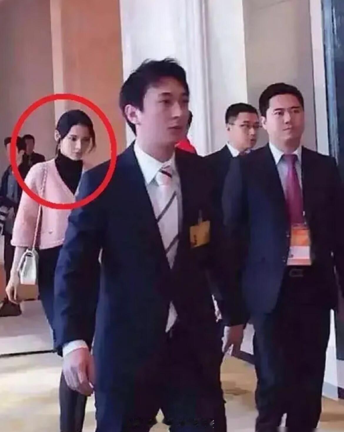 怪不得，能让万达总裁倒追…