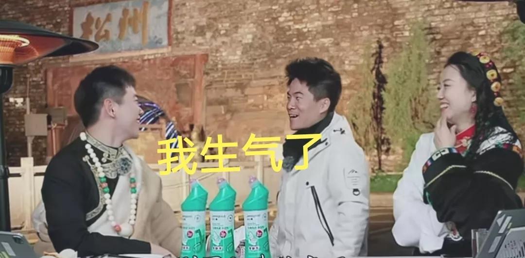 网友在评论区提了一个建议，董宇辉都急了，直接问传熙，你好好说，你家的洗衣机，你洗